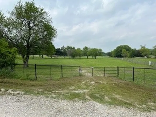 356 County Road 4680, Trenton, TX 75490