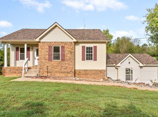 4846 Woodrow Rd, Woodlawn, TN 37191