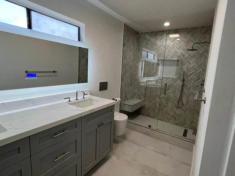Master Bathroom Pict 1