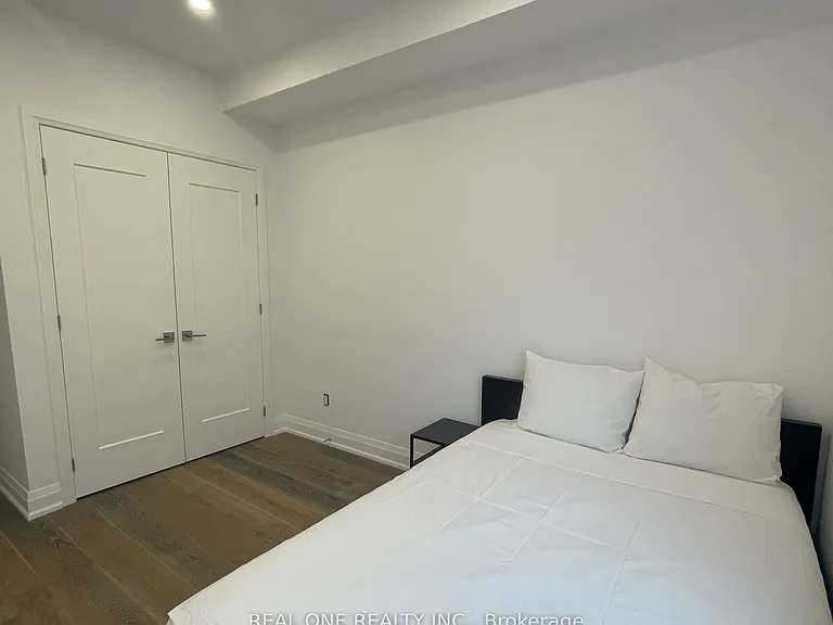 25 Dervock Cres #5 — Photo 14