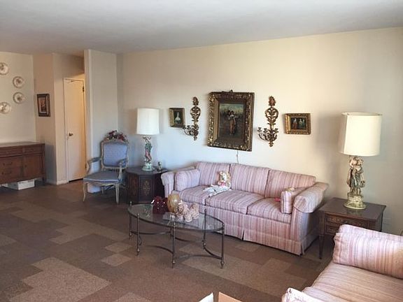 2nd image of 2915 W 5th St APT 9C