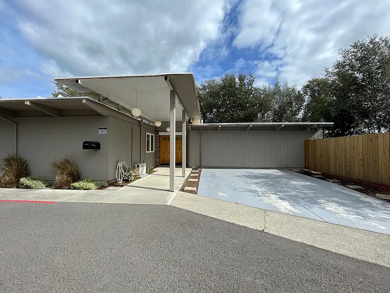 Silverado Gardens — Photo 43