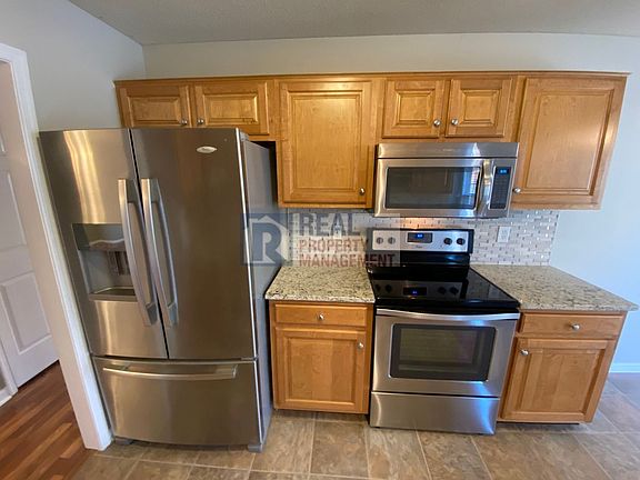 3rd image of 1722 Hargrove Dr