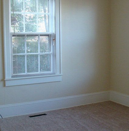 3rd image of 108 N Kornegay St