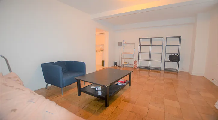 Rented by Manhattan Realty Group | media 12