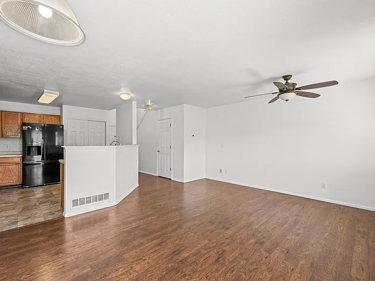 1159 S Waco St #C — Photo 4
