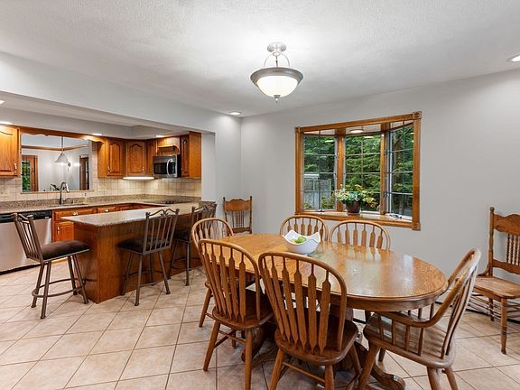 2nd image of 50 Hope St