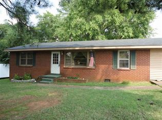 202 Normandy Dr, Florence, AL 35630
