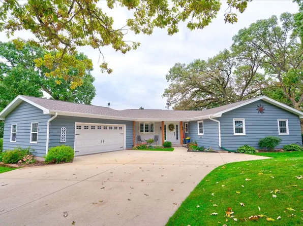 1776 Oakview Dr, Stoughton, WI 53589