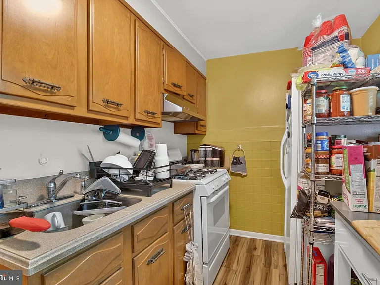 3147 Edgemont St — Photo 9