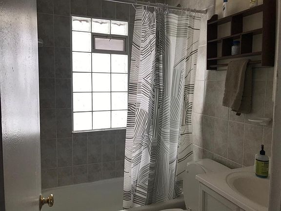 4th image of 185 Butler Ave E
