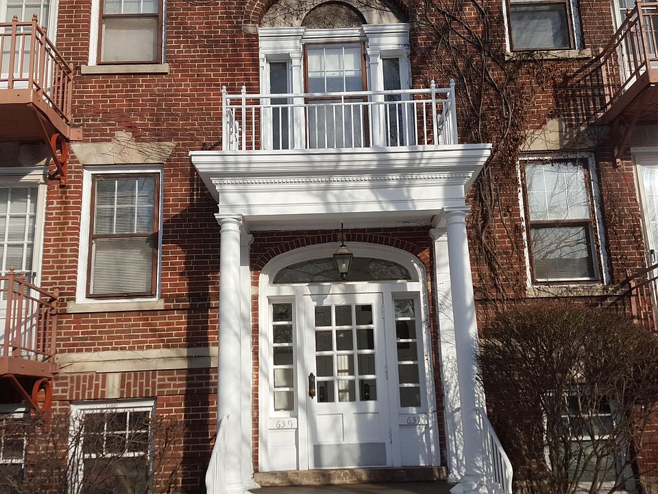 637/639 Libary entrance