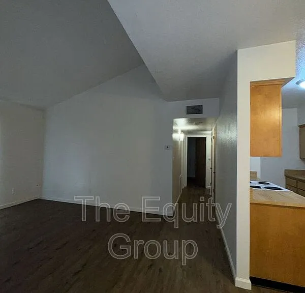 1326 W Elowin Ave — Photo 4