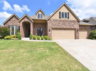 1316 S Desert Palm Ln, Broken Arrow, OK 74012