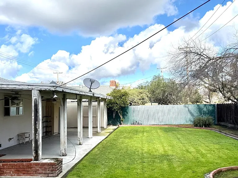 2335 N Douty St — Photo 15