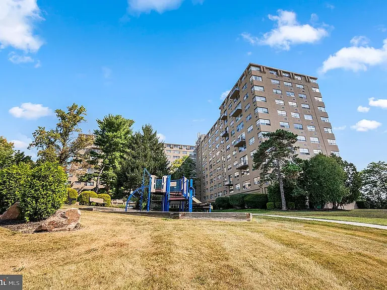 1030 E Lancaster Ave #906 — Photo 2