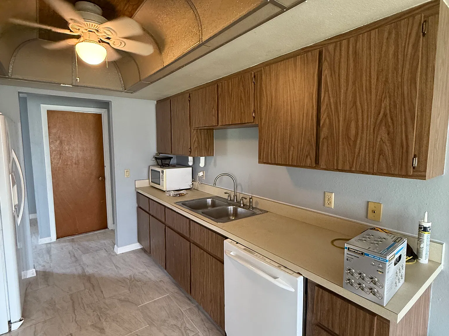 3 bed, 1408 sqft, $1,650 — Photo 2