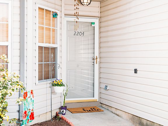 2nd image of 2204 Grassy Hollow Dr