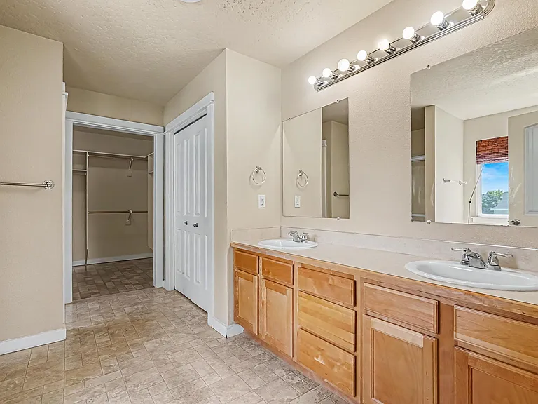 18327 Buckeye Pl — Photo 16