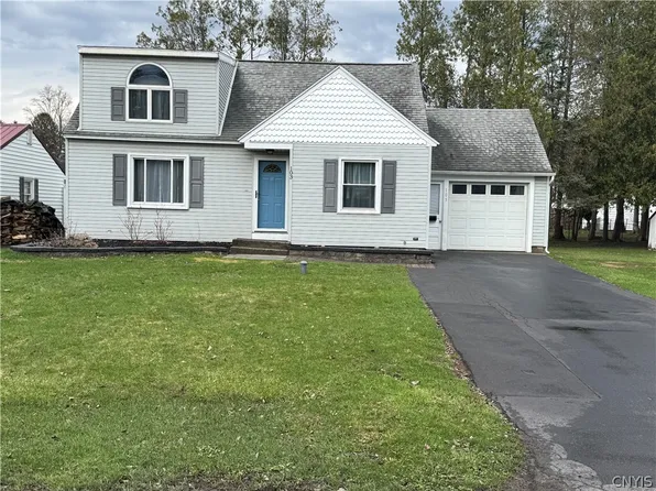 103 Rockland Dr, North Syracuse, NY 13212