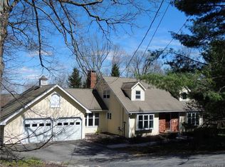 54 Kent Ln, Trumbull, CT 06611