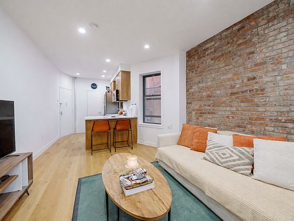 3rd image of 124 Ludlow St APT 1D