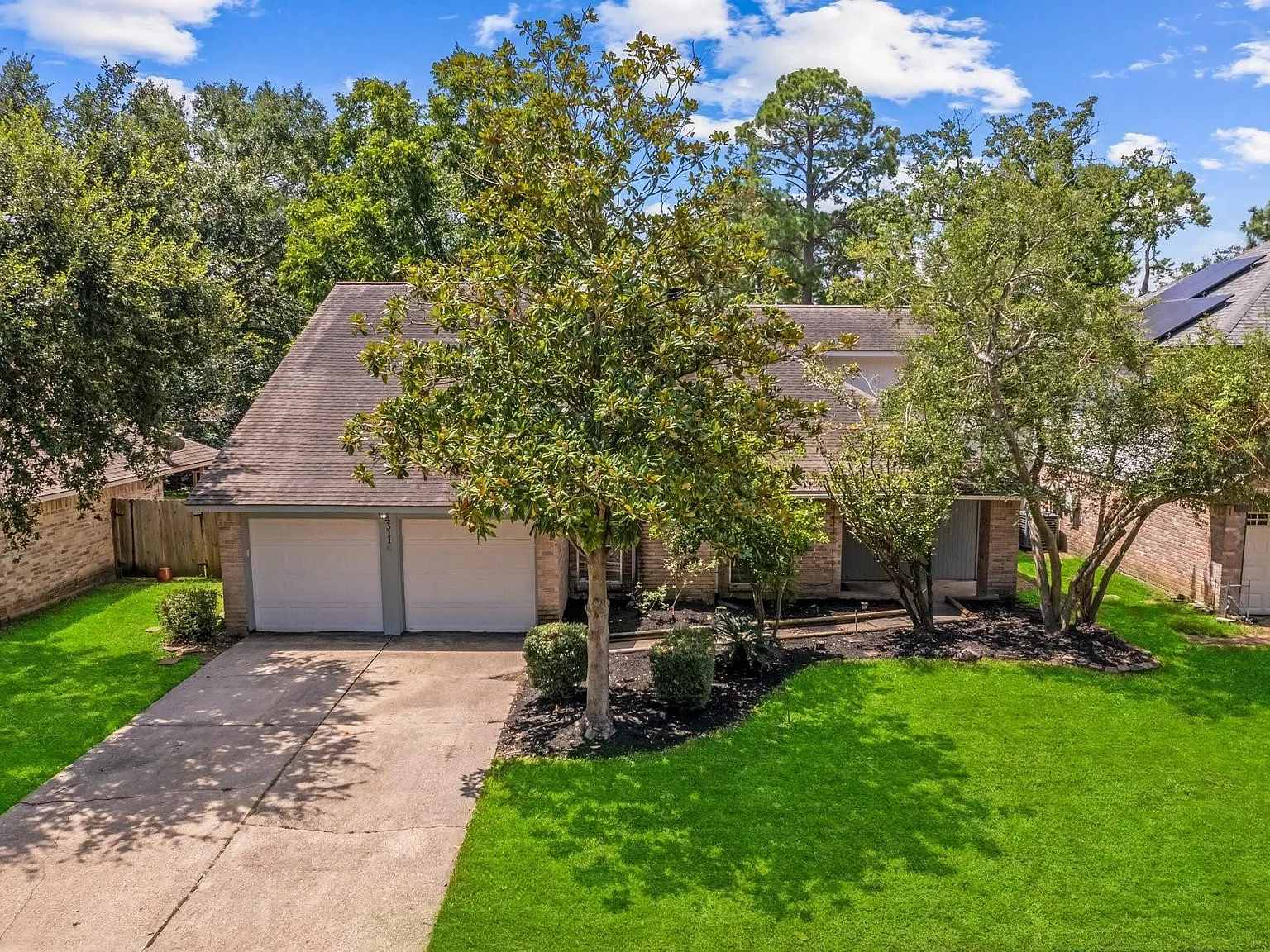 4 bed, 2.5 bath, 2000 sqft, $1,995 — Photo 2