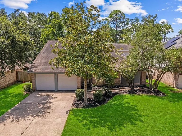 4311 Piney Creek Ln — Photo 2