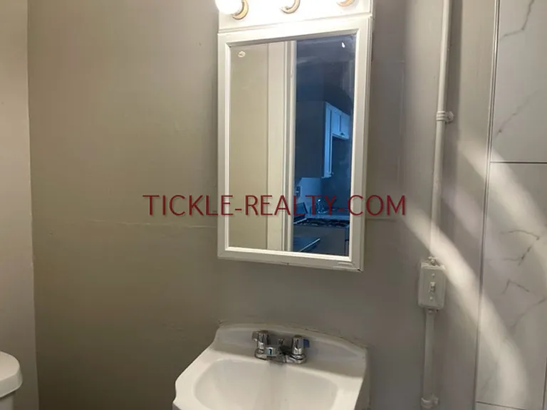 801 Meigs St — Photo 2