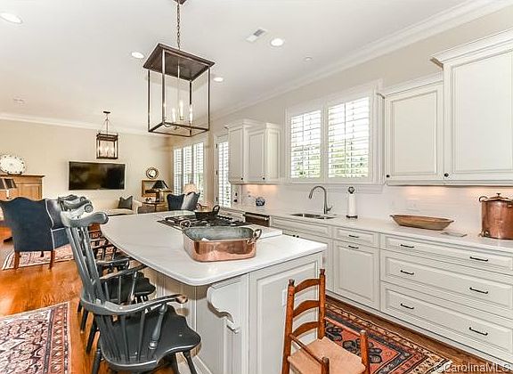 5th image of 6226 Fletcher Cres