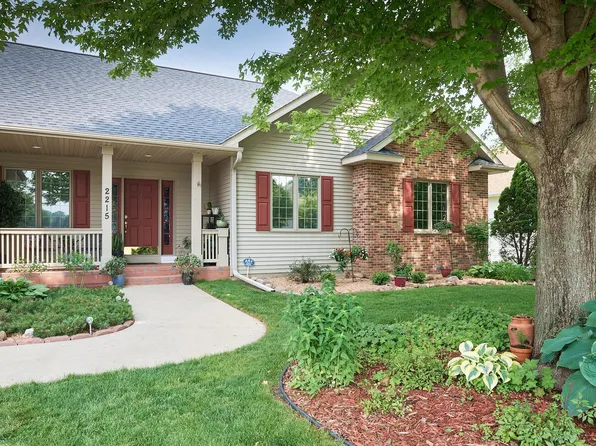 2215 Rocky Creek Dr NE, Rochester, MN 55906