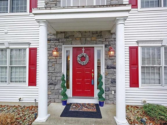 2nd image of 22 Heritage Ct