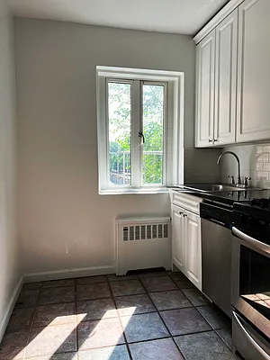 Rented by Prime Realty | media 9