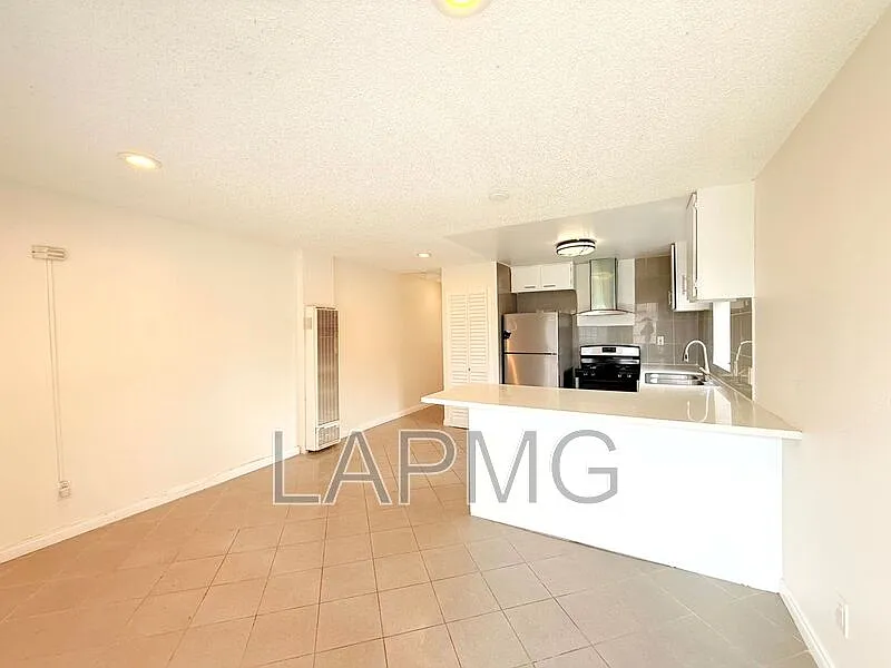 5440-5442 Lemon Grove Ave