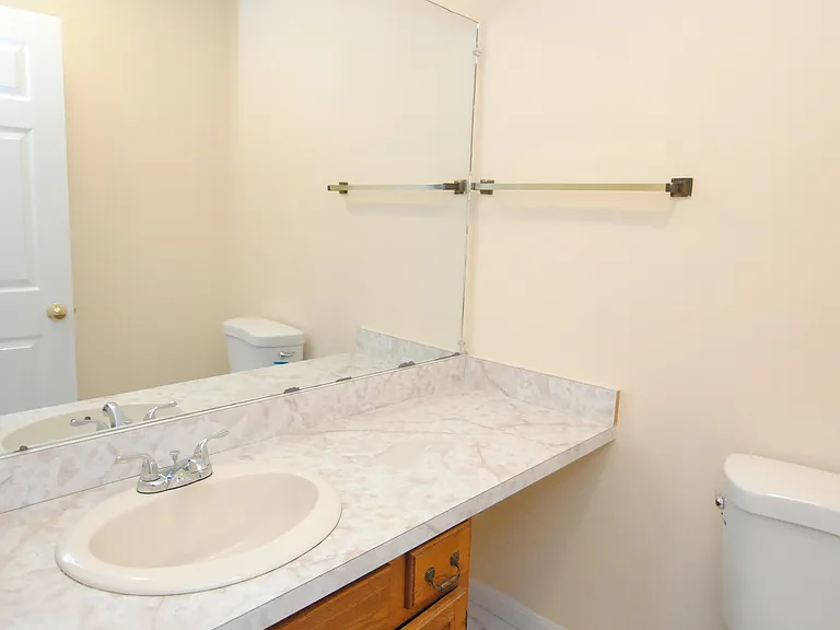 74 Stillwater Dr — Photo 13