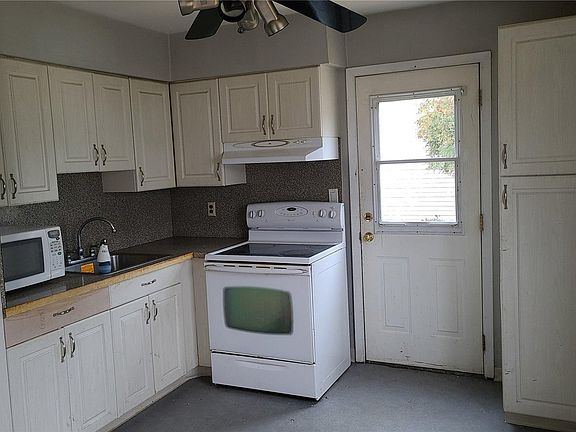 2nd image of 25 Neptune Ave E