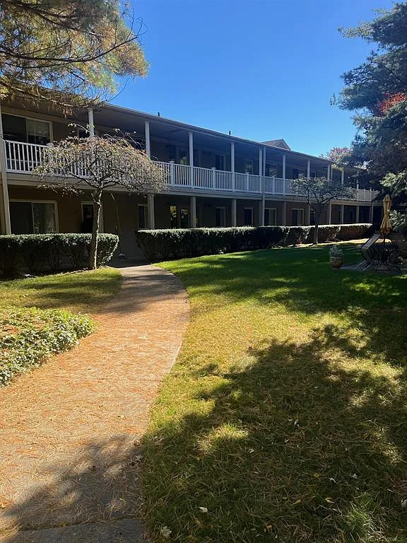 2 bed, 900 sqft, $1,300 — Photo 1