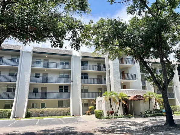 9235 Lagoon Place #204, Davie, FL 33324