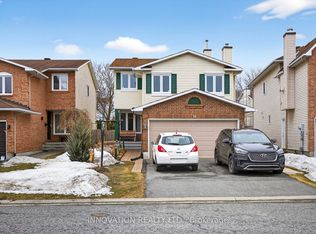 34 Waterton Cres, Ottawa, ON K2M 1Y8