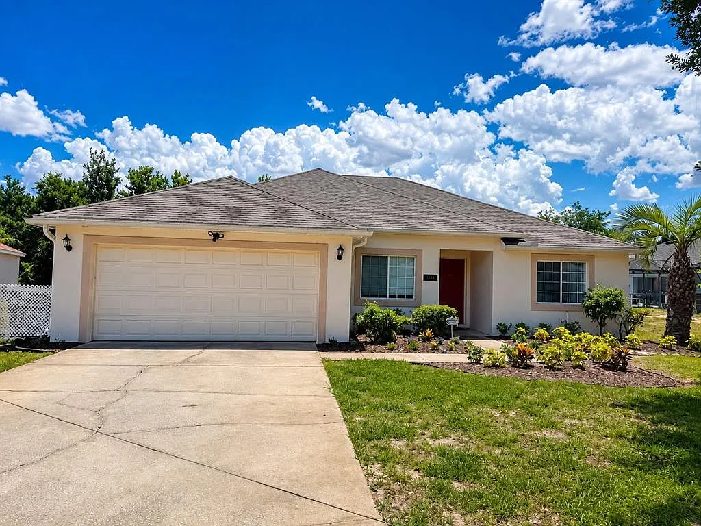 4 bed, 3.0 bath, 1569 sqft, $2,500 — Photo 1