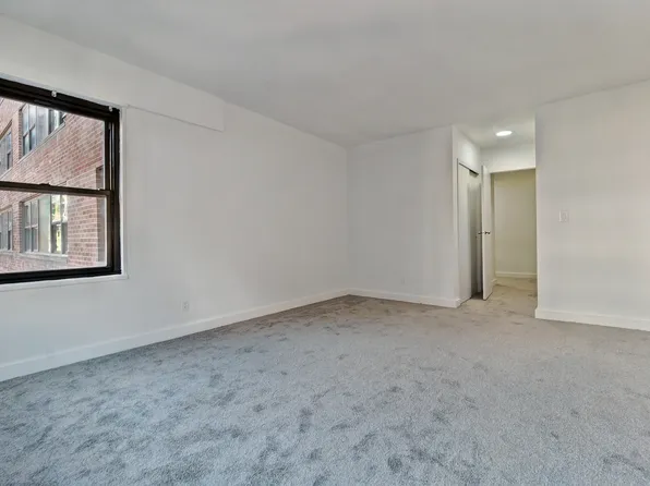 120 East 34th Street image 7 of 12