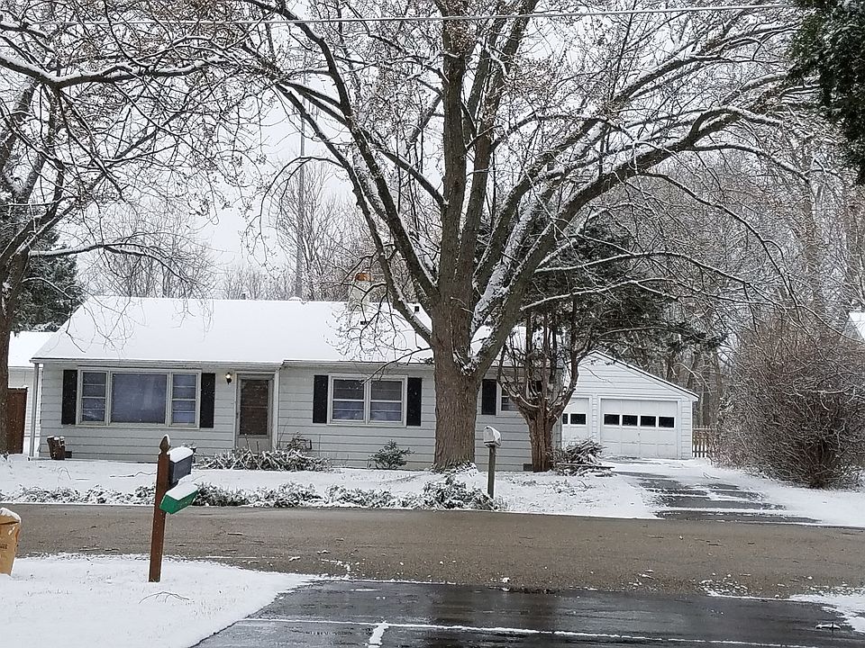1st image of 156 Lakewood Dr