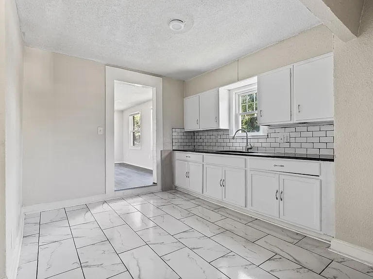5400 Michigan Ave — Photo 13