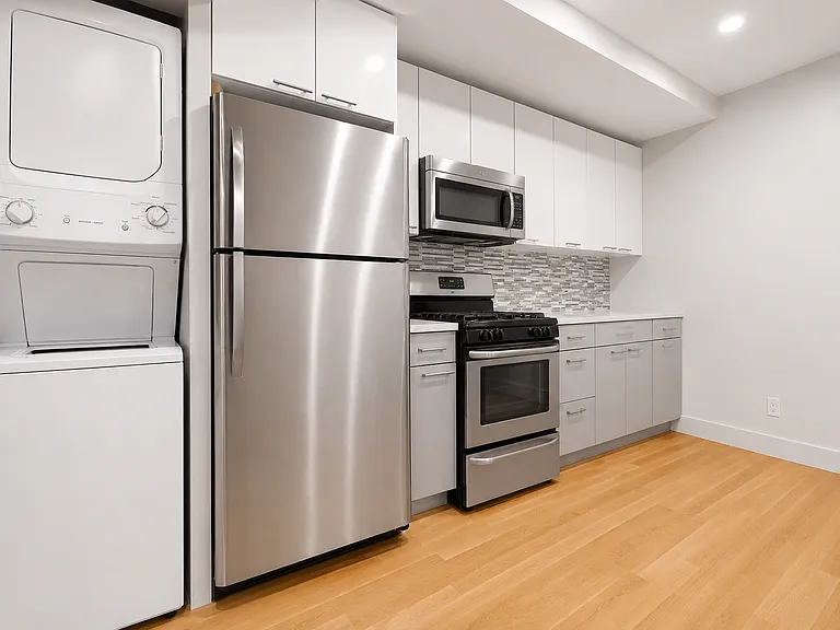 269 Kosciuszko St #2C — Photo 3