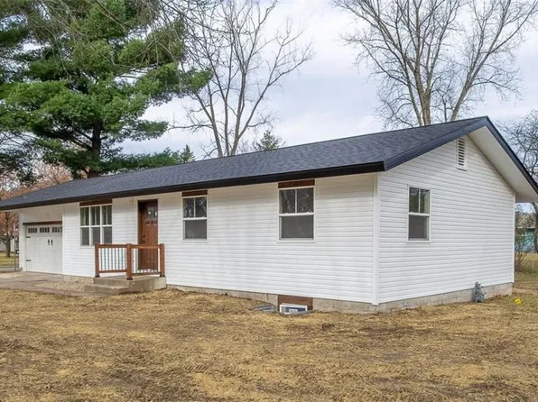 421 21st Ave W, Menomonie, WI 54751