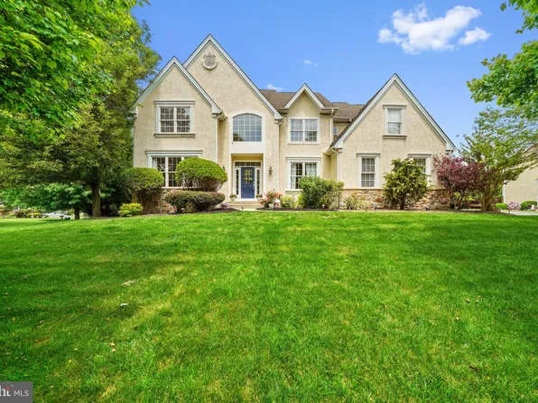 17 Woods Edge Rd, West Chester, PA 19382