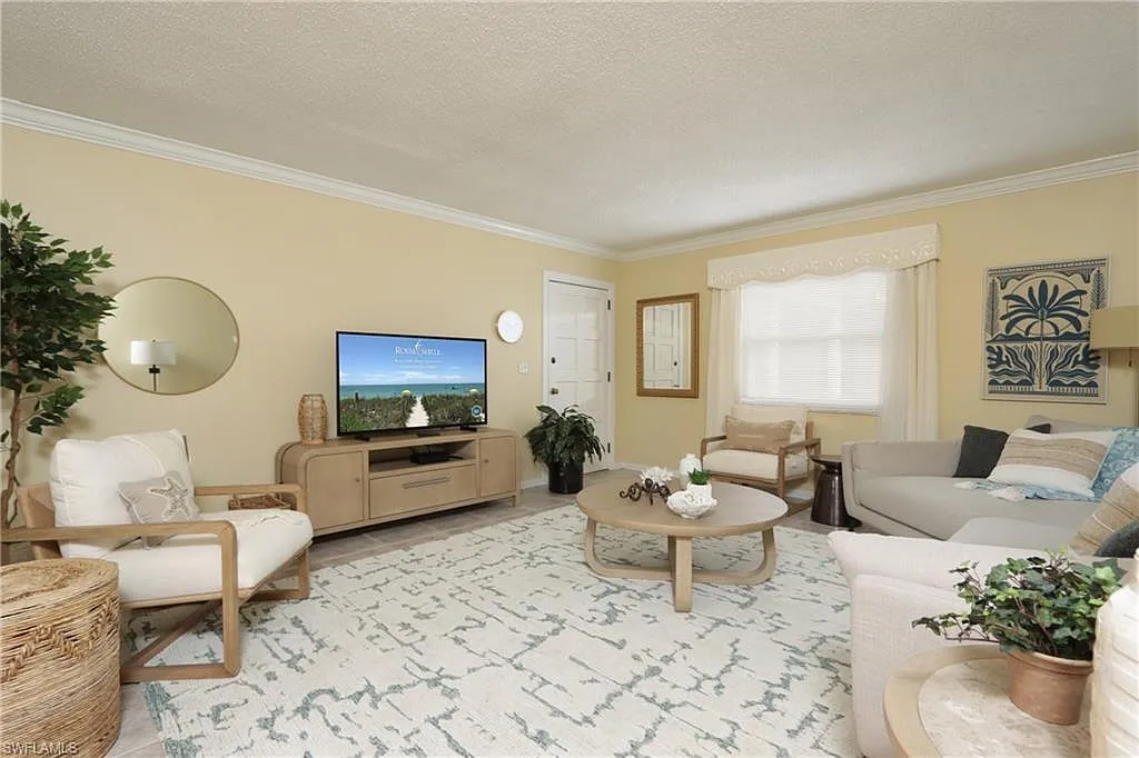 2 bed, 2.0 bath, 1100 sqft, $2,650 — Photo 2