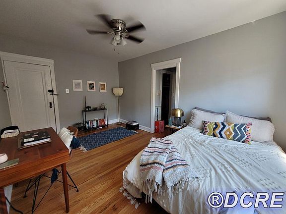 2nd image of 5945 N Greenview Ave APT 2