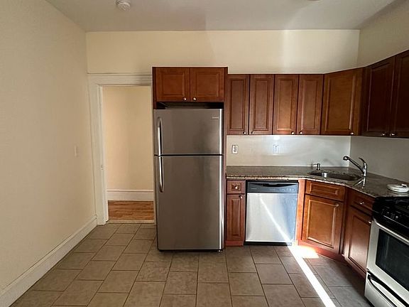 3rd image of 3401 Park Ave APT 09