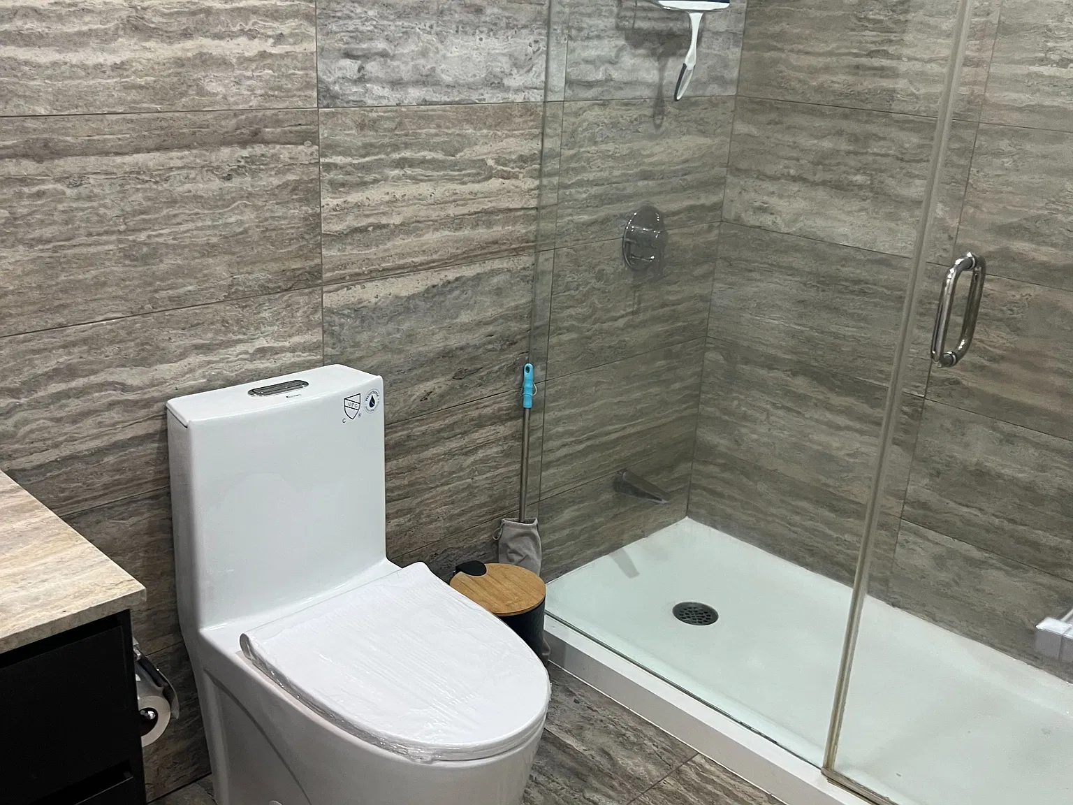 1 bed, $2,300 — Photo 4